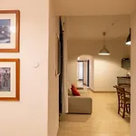 Quiet ,cosy , Super Central, 2 Bedrooms Genua