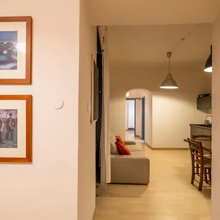 Quiet ,cosy , Super Central, 2 Bedrooms Lejlighed