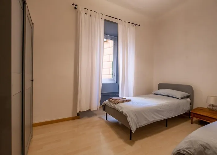 Quiet ,cosy , Super Central, 2 Bedrooms