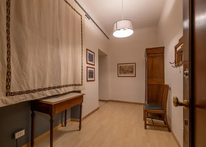 Quiet ,cosy , Super Central, 2 Bedrooms